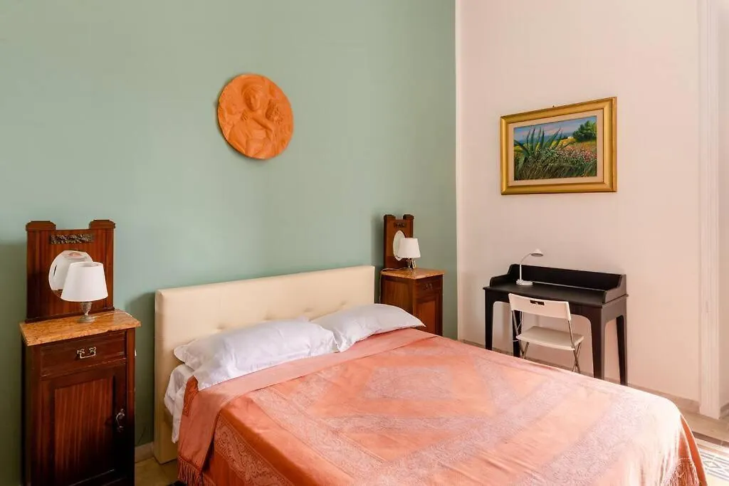 Casa Jole, Appartamento In Centro Бари 0*,  Италия
